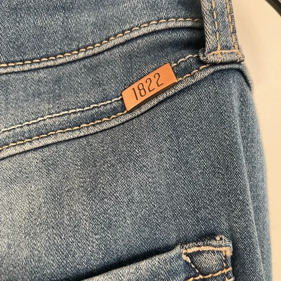1822 Denim Women's Classic Blue Ankle Skinny Jeans - Picture 4 of 5